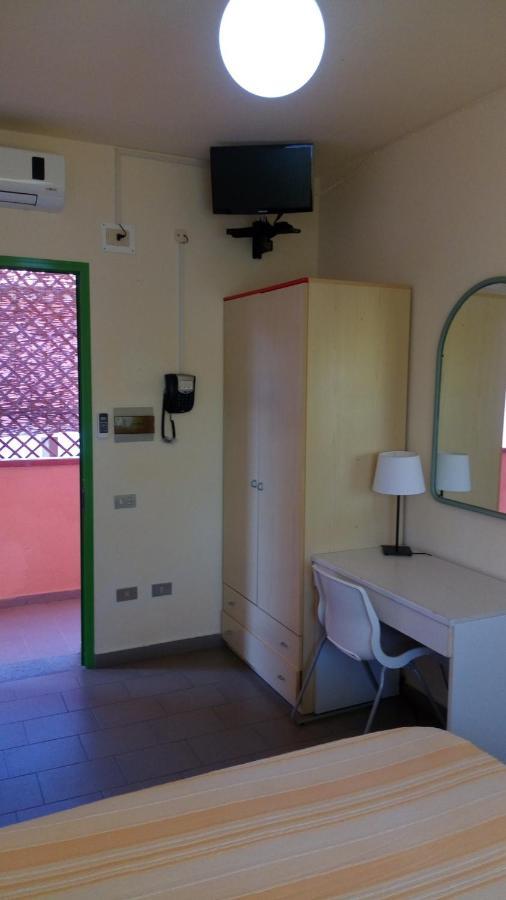 מרינה די קסטנייטו קרדוצ'י Hotel Lupo Di Mare מראה חיצוני תמונה