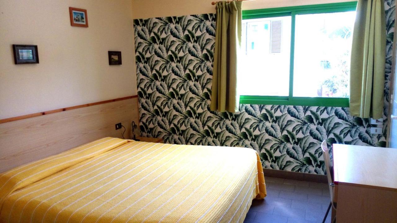 מרינה די קסטנייטו קרדוצ'י Hotel Lupo Di Mare מראה חיצוני תמונה